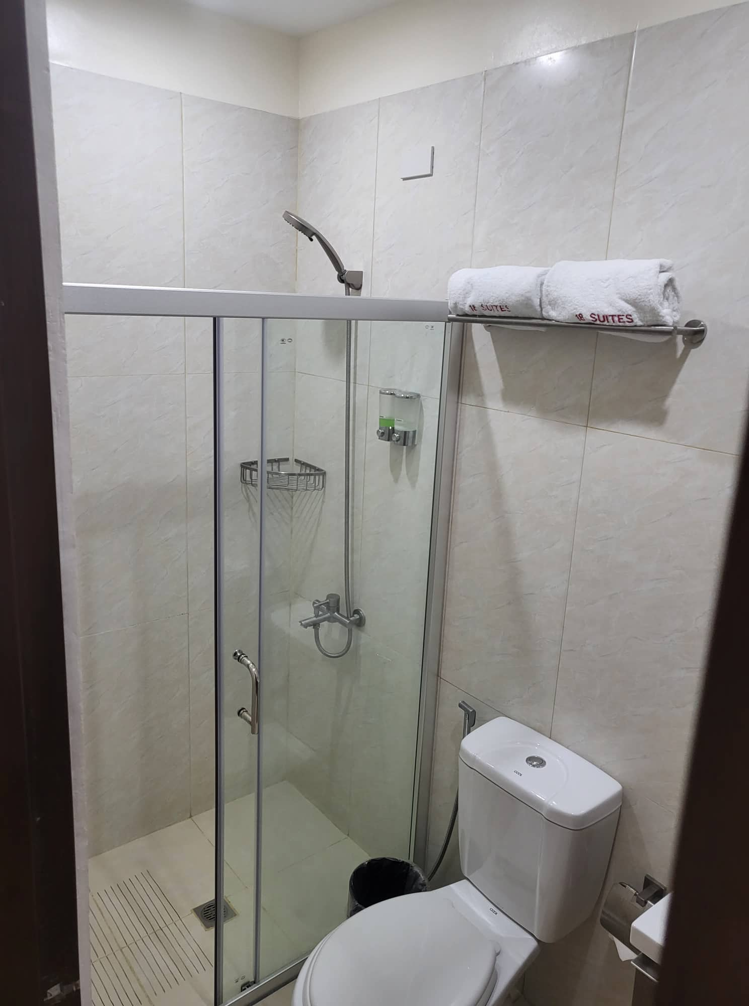 STUDIO DELUXE ROOM FOR RENT NEAR JY MALL LAHUG, CEBU CITY