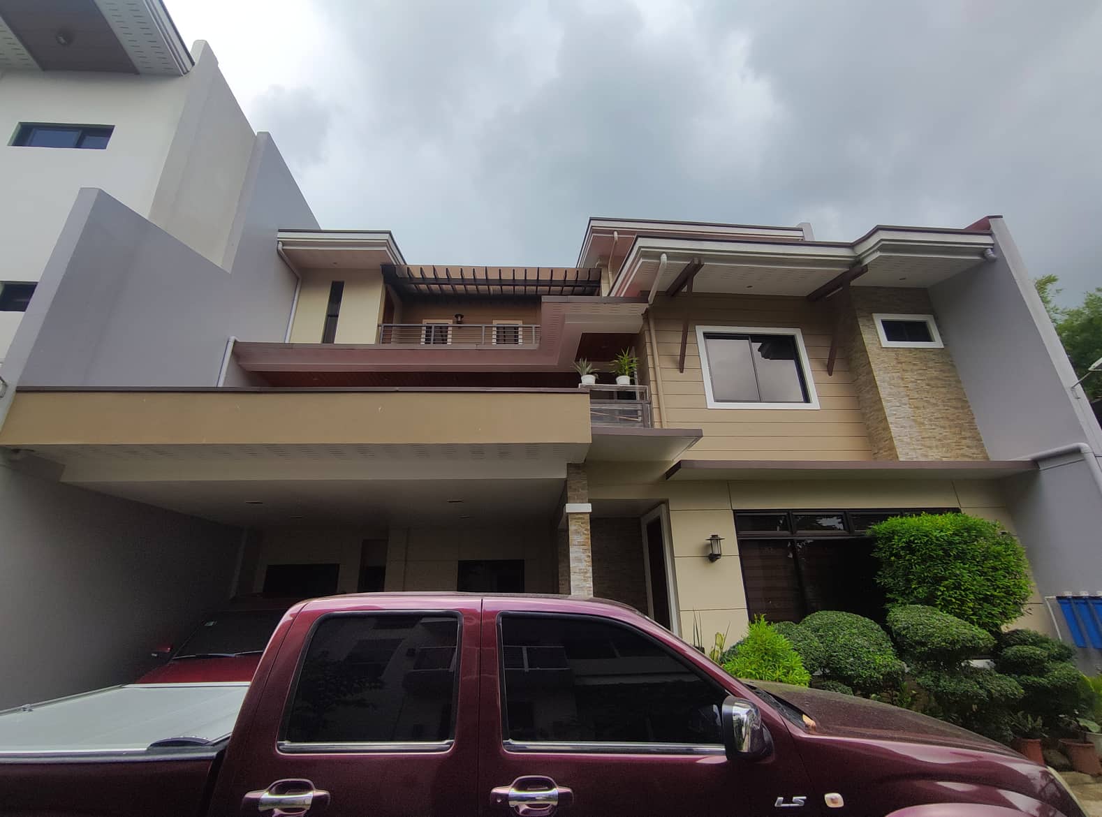 ELEGANT FURNISHED HOUSE AND LOT IN TALAMABAN Ocean Crest Goodwill